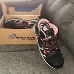 Women’s  Steel Toe  Boot