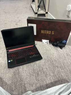 Acer nitro 5 2020 hardly used has a keyboard issue dm me for more info