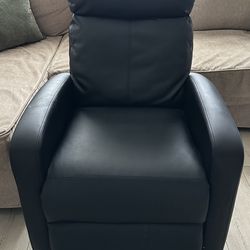 2 Black recliners