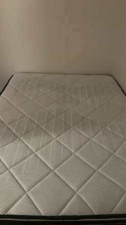 Queen mattress with frame! Only used for 5 months