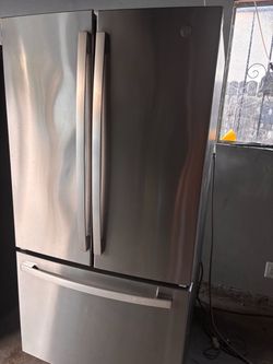 Ge refrigerator everything works great