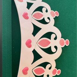 Pink wall decor crown !!!!