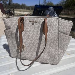 Michael Kors Marilyn Medium Signature Logo Tote Bag Vanilla/acorn