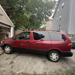 2000 Toyota Siena 