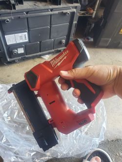 Milwaukee
M12 12-Volt 23-Gauge Lithium-Ion Cordless Pin Nailer (Tool-Only