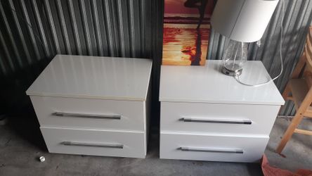 Matching nightstands and lamp