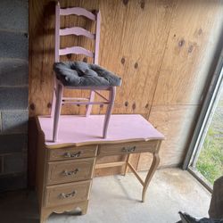 Ethan Allen Light Wood & Pink Desk With Chair 