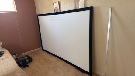 Projector screen