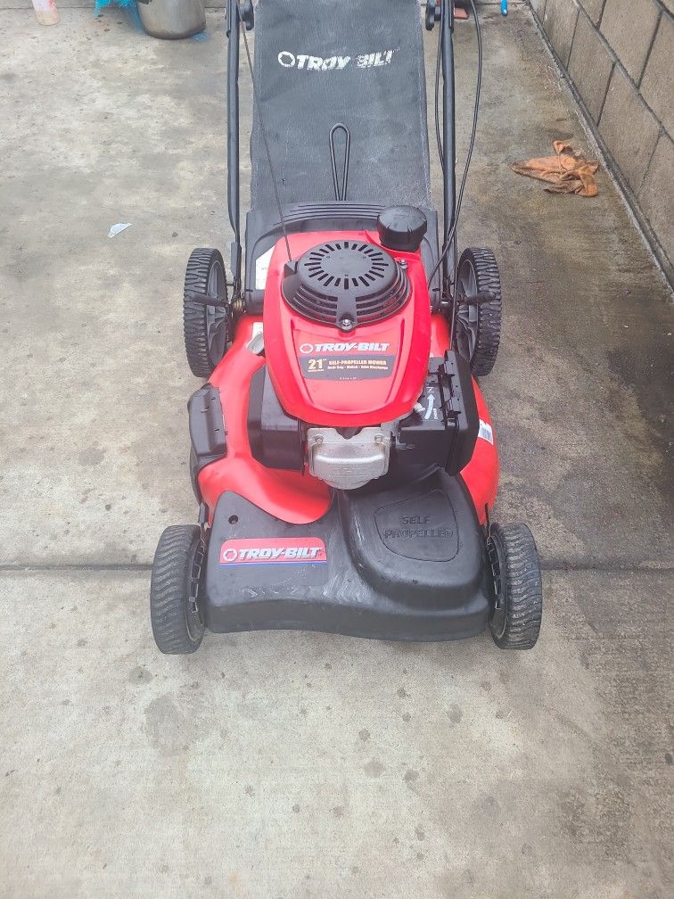 Troy BILT MAQUINA DE COTAR SÁCATE DE Gasolina Con Motor Honda