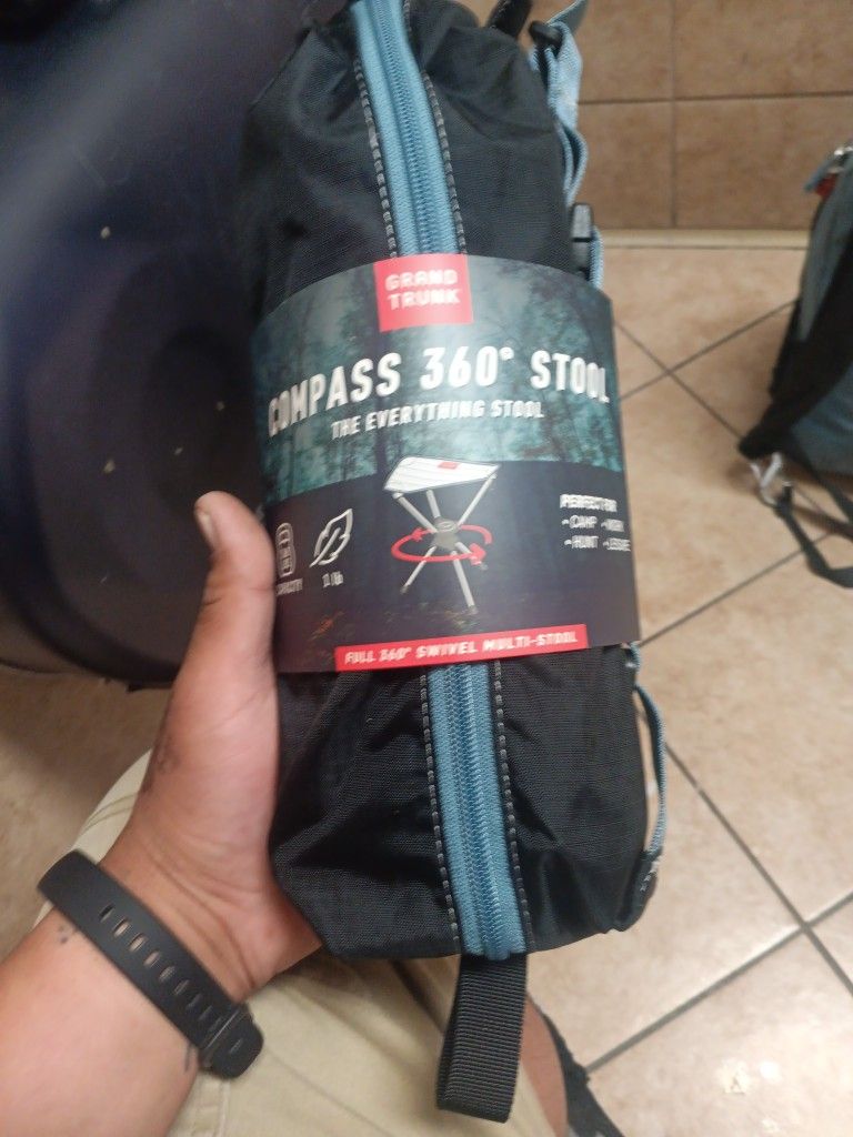 Compass 360○ Stool