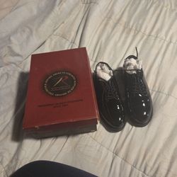 Like new Shoes Size 8