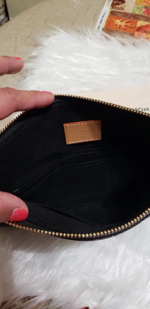 Lv Daily Pouch
