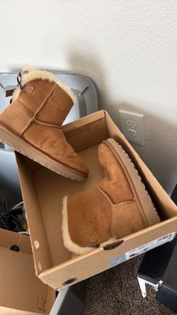 UGGS
