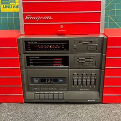 Snap-on Red Toolbox Cassette  FM/AM Radio Detachable Speakers KR638.