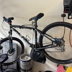 Specializes Mountain Bike 26”