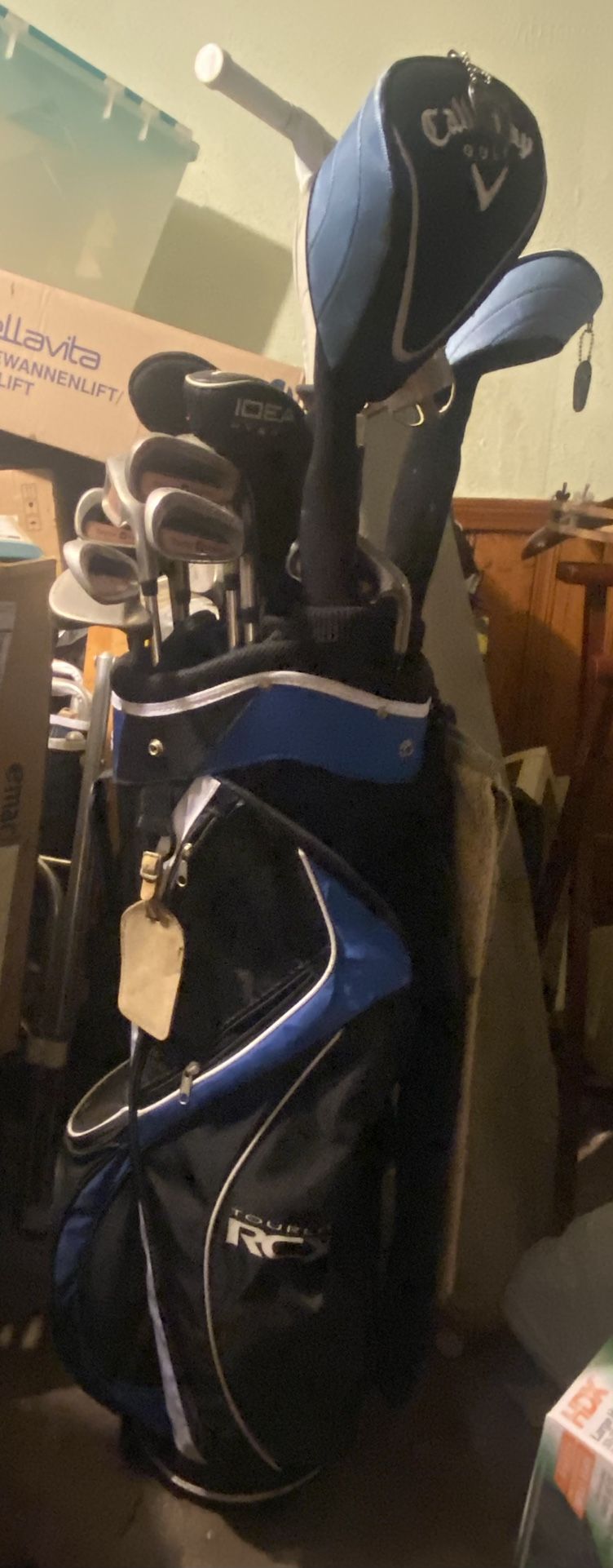 Golf Clubs, Bag, Umbrella & Traveling Case