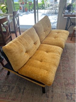 Sofa/bed/futon