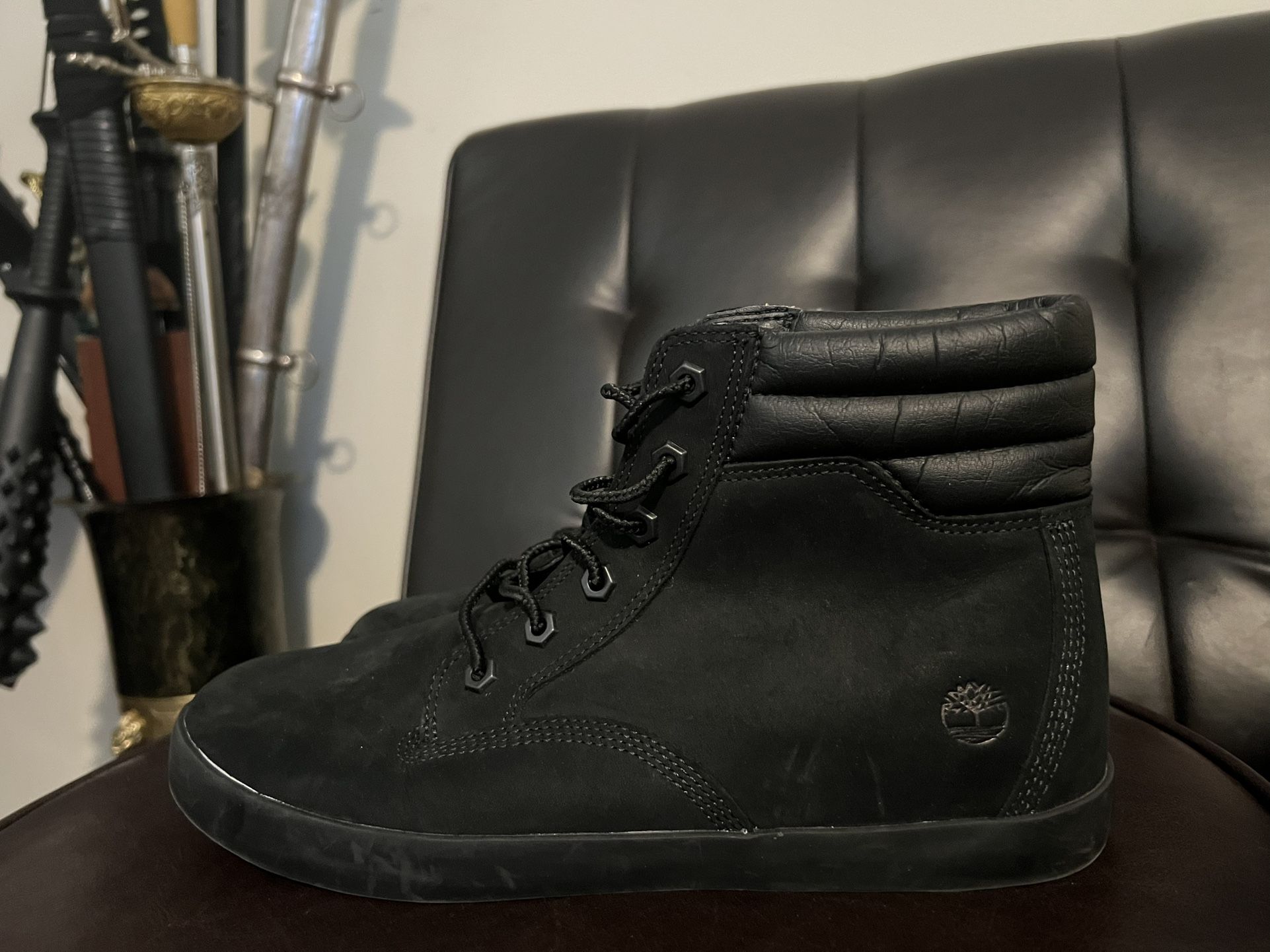 Timberland Dausette women’s Sneaker Boot Black Nubuck size 10