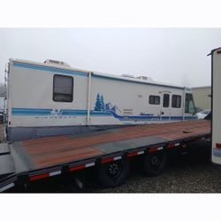 34 ' WINNEBAGO RV 