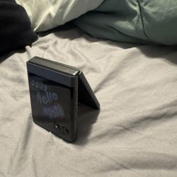 Motorola Moto Razr 60 (2025) 256GB XT2553-3 (T-Mobile) Good 8T 1158