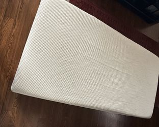 Twin Mattress Like new! Only Used 1month