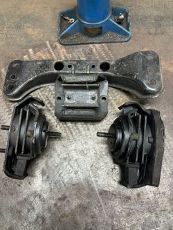 Nissan Silvia S15 6spd Transmission / Engine Mounts