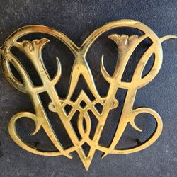 Queen Ann cypher trivet
Williamsburg
10x9"
brass
$15