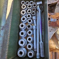 Vintage S-K 3/4 Inch Drive 28 Piece Ratchet Set With Box