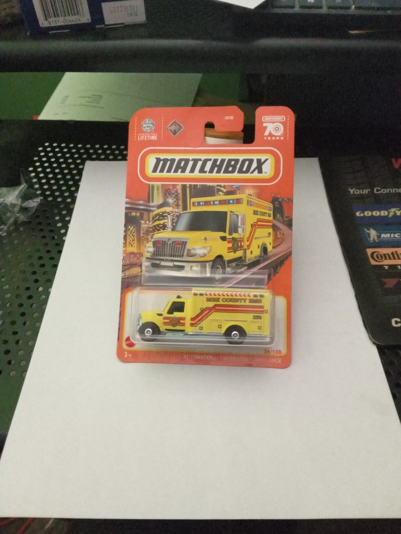 Matchbox International Workstar Ambulance Diecast 1/64th Scale MBX County 