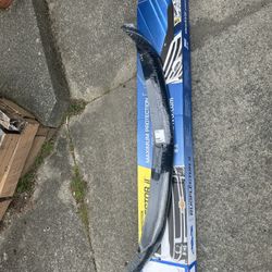 AVS Bug Deflector Chevy Suburban Or Tahoe 