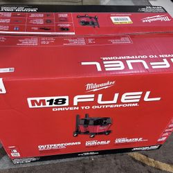 Milwaukee M18 6 Gallon Cordless Wet/Dry Shop Vac