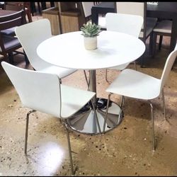 White Round 5 Piece Modern Kitchen or Dining Set 