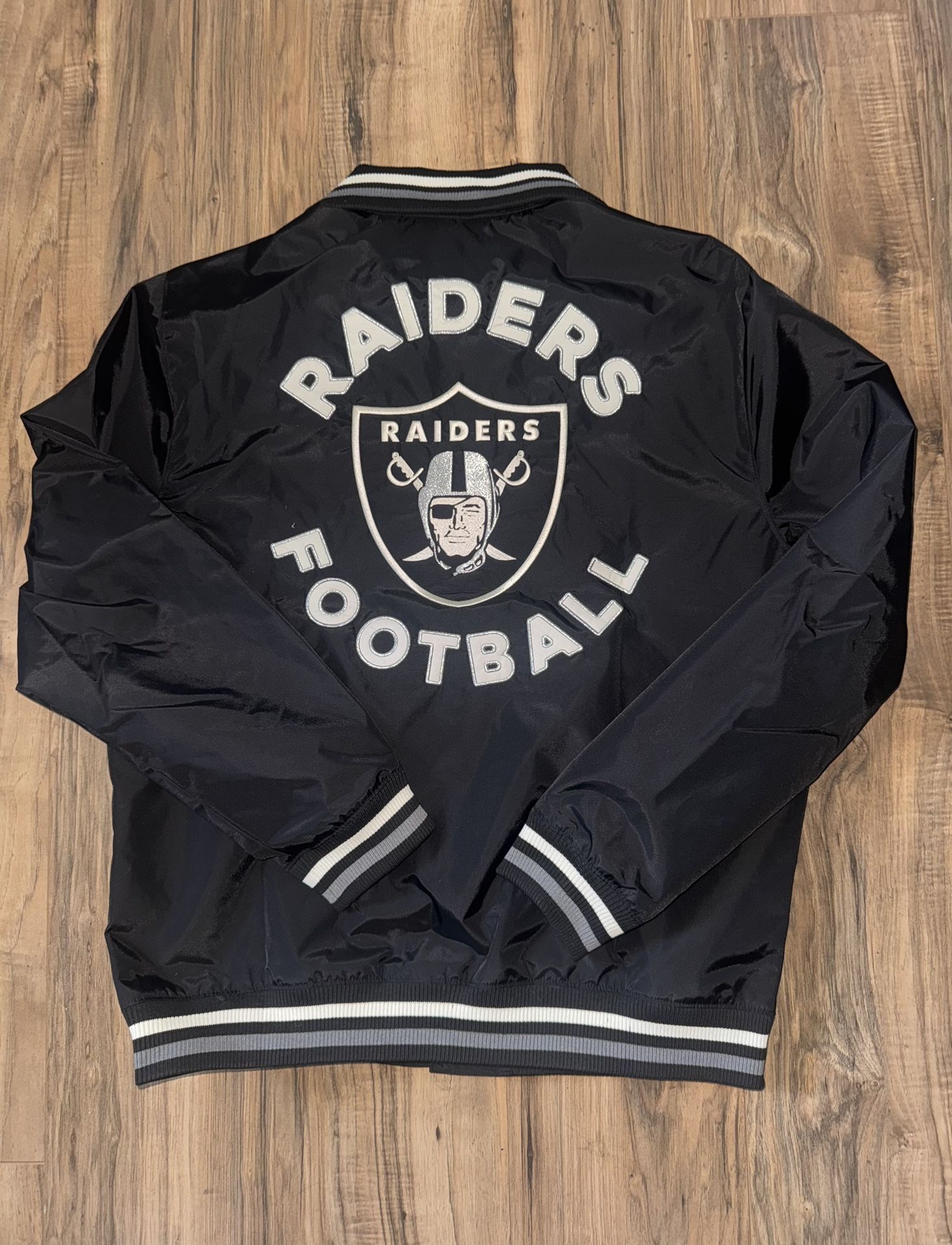 New Men’s Size Large & XL Las Vegas Raiders Nylon Jacket