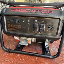PREDATOR 6500 Watt Gas-Powered Portable Generator