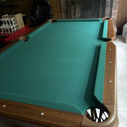 7ft Pool table 