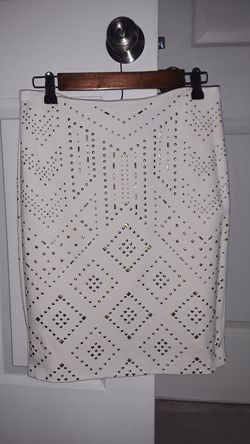 In excellent condition WHBM skirt,size 2-4