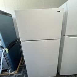 Hotpoint Refrigerator Top Mount 
