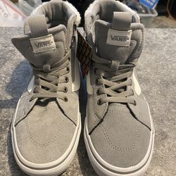 Vans Sk8, Hi Top, Suede Faux Fur Sneakers, Size 8, New with tags !!