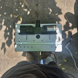 1-3/4 HP Plunge Router Table With Router
