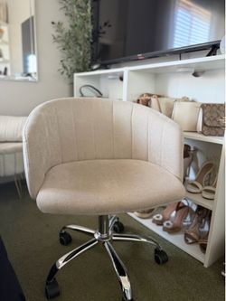 BIEGE LINEN VANITY CHAIR/ OFFICE