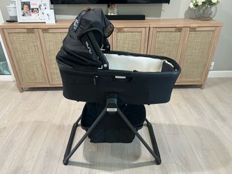 Nuna Demi Grow Bassinet