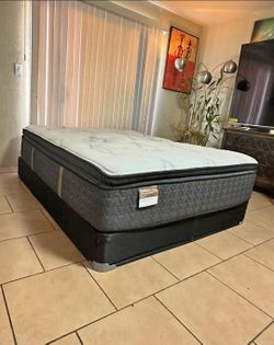 VERY NICE QUEEN SIZE SEALY MATTRESS AND BOXSPRING FOR SALE! IN GREAT CONDITION, FREE DELIVERY