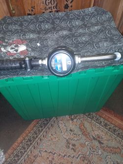 Graco  MEDUIM/HIGH PRESSURE GAUGE FOR SALE.