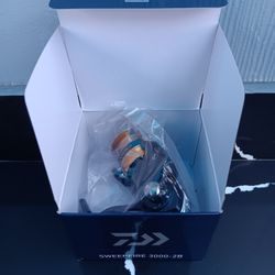 Daiwa Sweepfire 3000-2B spinning reel