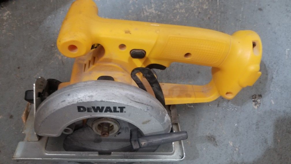 Used Dewalt 12v Cordless Saw
