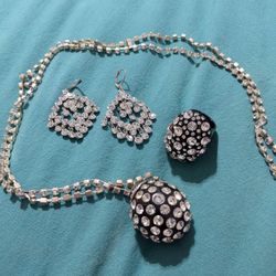 Necklace Earrings & Size 7 Ring Set