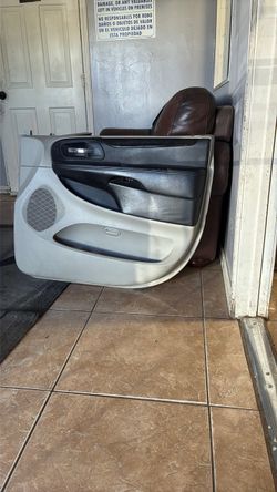 Chrysler town and country interior panel   Passenger side