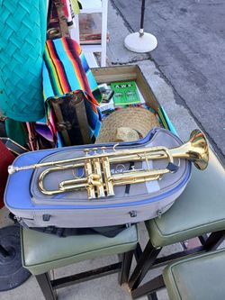 First Act Bb Trumpet w/ Case Mouthpiece Valve Oil