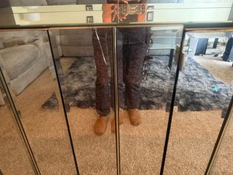 Mirrored wall unit