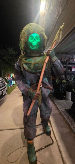 Life-Size Halloween Deep Sea Diver Skeleton Prop